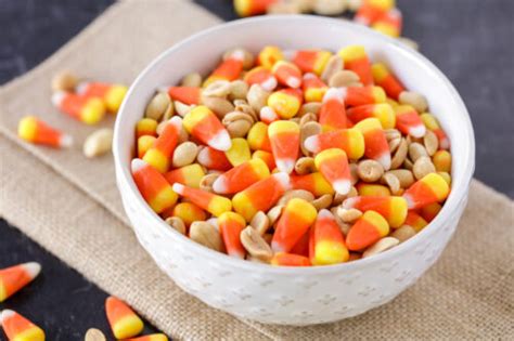 Candy Corn and Peanuts {Quick + Easy Snack!} | Lil' Luna