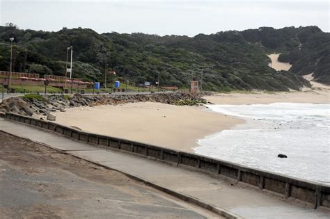 IN PICTURES | East London beaches deserted as cops enforce Covid-19 regulations