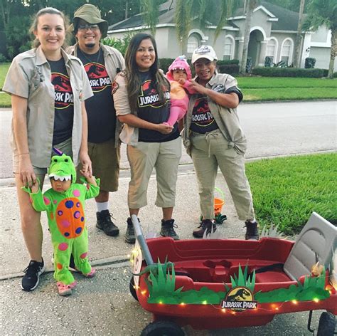 Jurassic Park Halloween Costume | Family themed halloween costumes ...