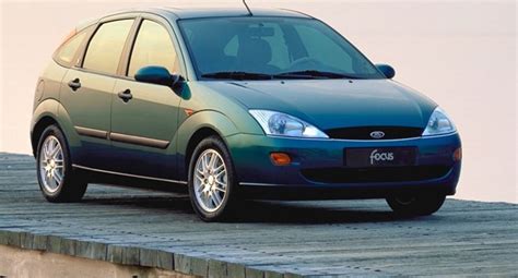 Ford Focus 1998 Hatchback (1998 - 2005) reviews, technical data, prices