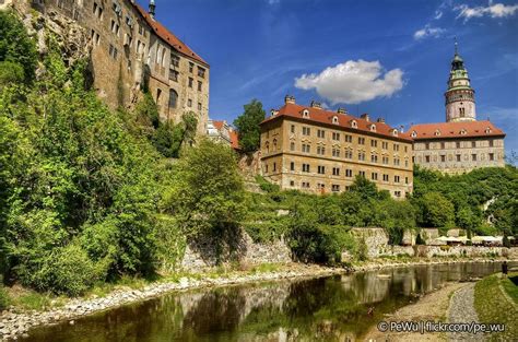 The Bear Moat of Český Krumlov Castle | Amusing Planet