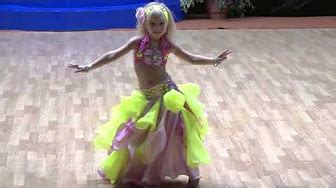 Kids belly dancing - YouTube