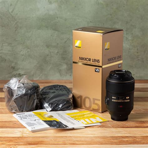 Like NEW Nikon AF-S VR Micro-NIKKOR 105mm f/2.8G IF-ED Lens for Sale in ...