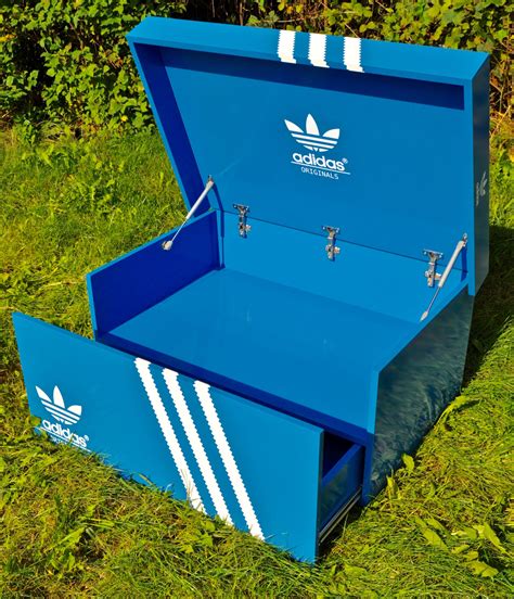 Adidas XXXL Shoe box storage chest | Muebles para zapatos, Caja para dinero, Zapateras de madera