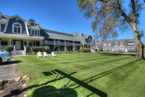 SEACASTLES RESORT INN AND SUITES - Updated 2022 Prices & Hotel Reviews (Ogunquit, Maine)