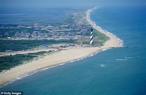 Virginia teen dies after sand dune collapses on him on Outer Banks ...