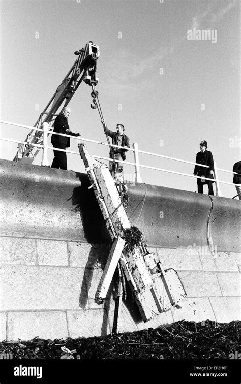 Penlee Life Boat Disaster wreckage from the lifeboat is brought Stock Photo, Royalty Free Image ...