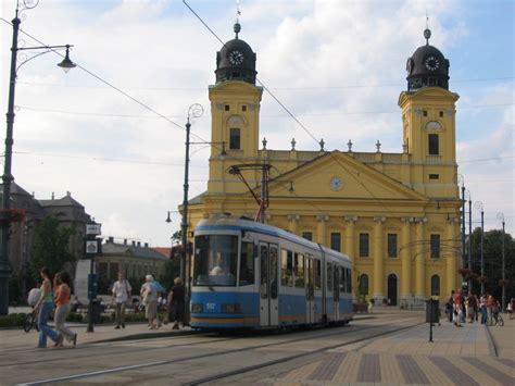 Trams in Debrecen, Hungary | Andrew Grantham