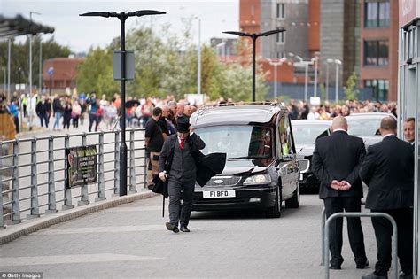 Barry Chuckle's family invite the public to stand outside his funeral | Daily Mail Online