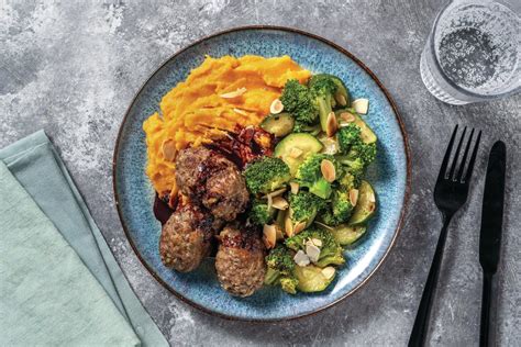 Beef Rissoles & Garlicky Gravy Recipe | HelloFresh