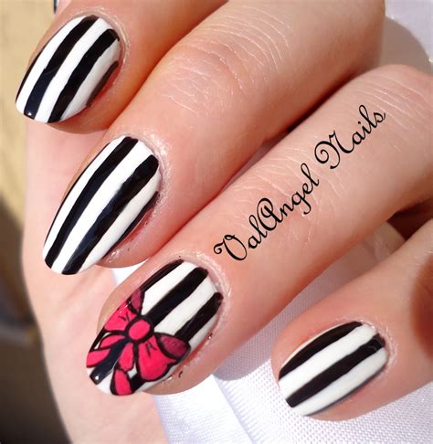 ValAngel Nails Art: Nail Art "Black and White Stripes"