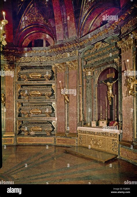 Royal pantheon el escorial spain hi-res stock photography and images ...