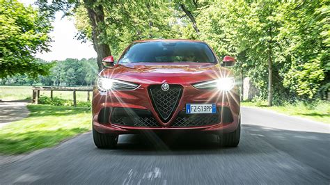 Alfa Romeo Stelvio Quadrifoglio Facelift: Sport-SUV im Fahrbericht | AUTO MOTOR UND SPORT