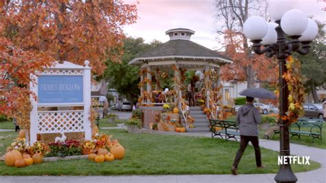 Gilmore Girls: Fun Facts and Photos from the Town of Stars Hollow