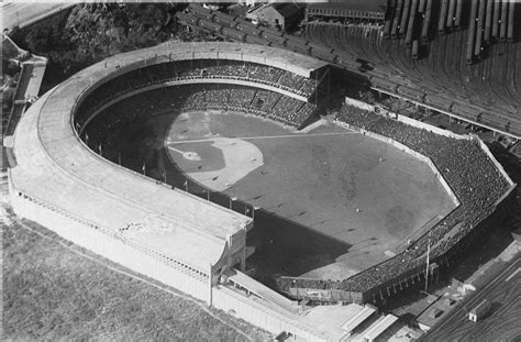 The Polo Grounds | Polo grounds, Giants baseball, Baseball park