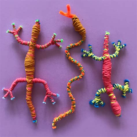 PIPE CLEANER & YARN ANIMALS - Mini Mad Things