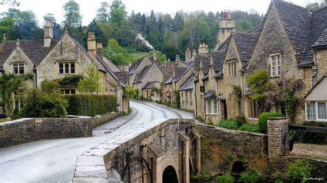 Castle Combe: Day trip from London to Cotswolds - Aye Wanderful