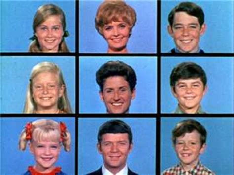 (07) The Brady Bunch Theme Song [Cast Of The Brady Bunch] The Brady ...