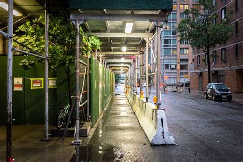 The number of sidewalk sheds in NYC has tripled over past two decades ...