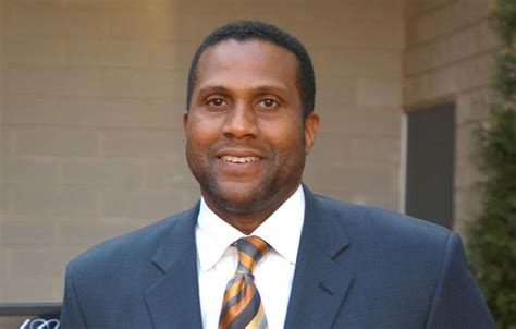 PBS suspends distribution of Tavis Smiley show; host denies allegations ...