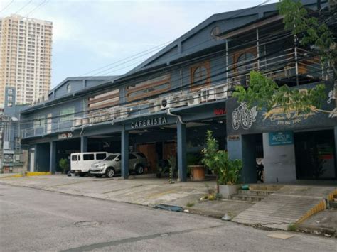 2 Storey Building at Kapitolyo Pasig For Sale