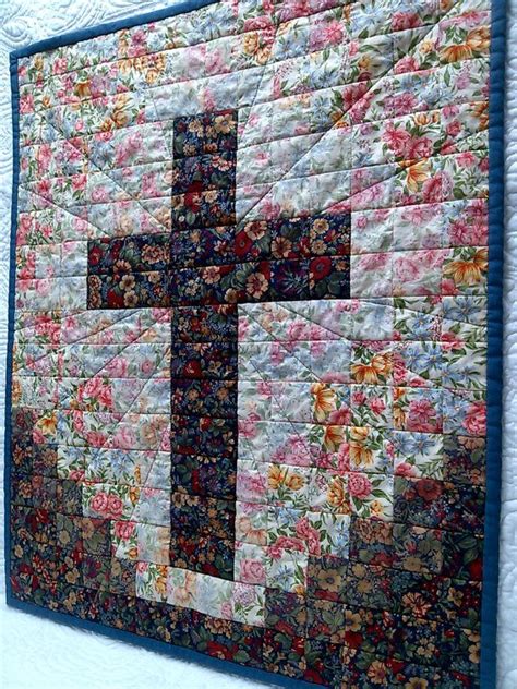 Cross Quilt by pearl25 on Etsy, $32.50 | Cross quilt, Quilts ...