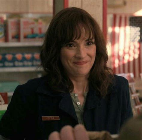 Let’s take a moment to respect Joyce, she went through so damn much. : r/StrangerThings