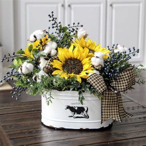 sonnenblumen blumengesteck modern baumwolle beerenzweige | Sunflower kitchen decor, Cotton decor ...