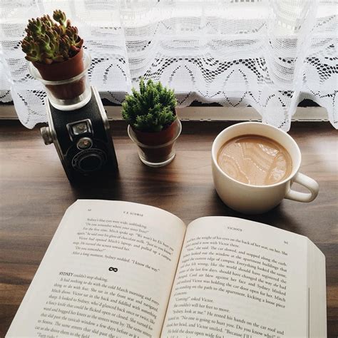 apartmentshowcase | Coffee and books, Tea and books, Book photography