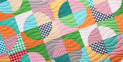 Drunkard’s Path Scrappy Circles Quilt with Free Tutorial - Center Street Quilts