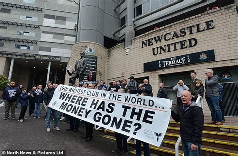 Flipboard: 'Where has all the money gone?': Angry Newcastle fans ...