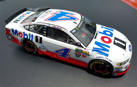 Kevin Harvick #4 Mobil 1 fusion - WIP: NASCAR - Model Cars Magazine Forum