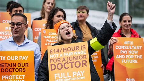 Junior doctors plan nine days of strikes, after talks collapse - World News You