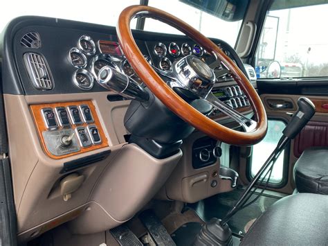 Peterbilt 389 Interior