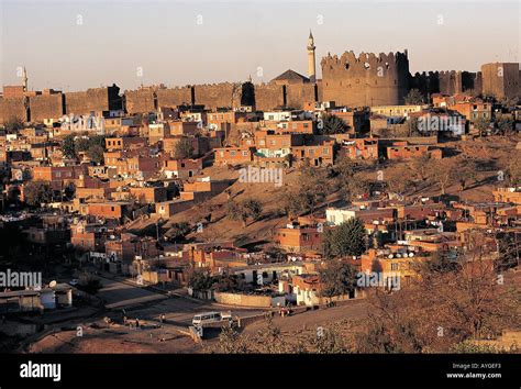 Diyarbakir fortress and city Turkey Stock Photo - Alamy