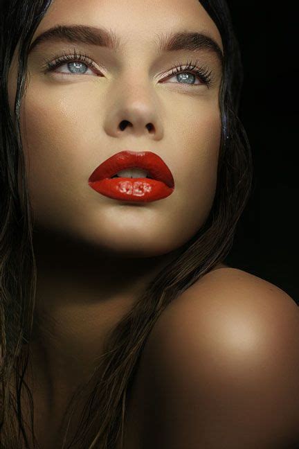 Glossy lips - Make-up | Beautiful eyes, Beautiful lips, Beauty