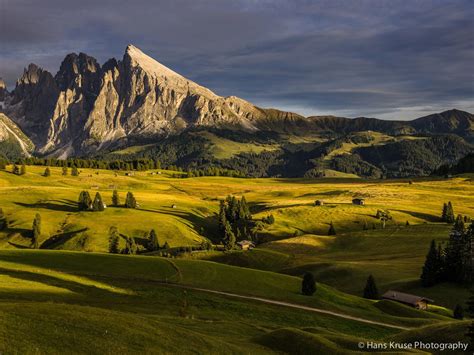 Alpe di Siusi in late afternoon light | What a beautiful world, World pictures, Walking in nature