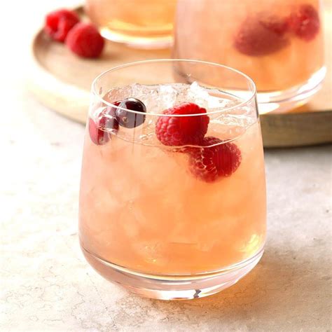 12 Sparkling Recipes for Ginger Ale Drinks | Taste of Home