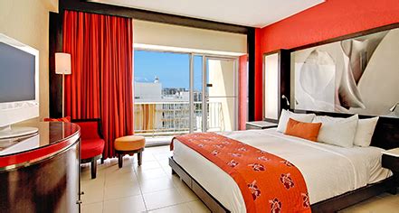 Deluxe Rooms at The Condado Plaza Hilton | San Juan, Puerto Rico Accommodations