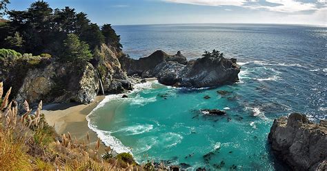 Pfeiffer Beach in California, USA | Sygic Travel