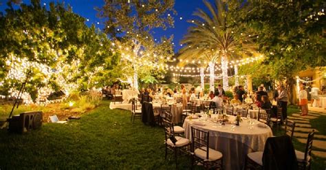 10 Tips On Planning an Amazing Backyard Wedding | Elegante Catering