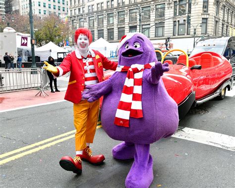 Mcdonald'S Grimace Shake News 2024 Kalender - Lissy Chickie