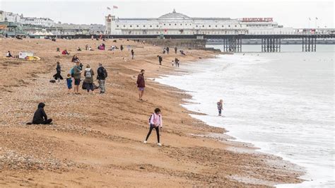 UK weather: Beaches empty as 'coldest ever' August Bank Holiday brings touch of frost - Mirror ...