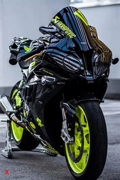 BMW S1000RR in custom black- fluorescent green colour - ModifiedX