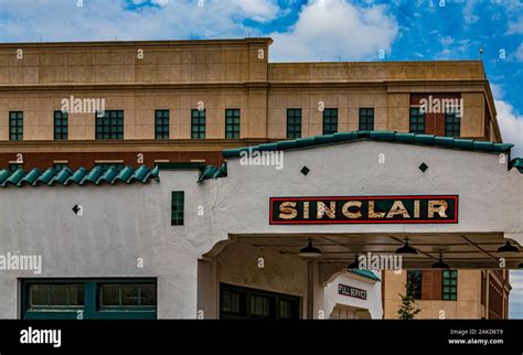 Old Sinclair Station Stock Photo - Alamy