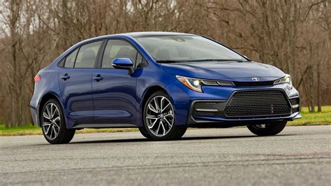 2020 Toyota Corolla Buyer's Guide: Reviews, Specs, Comparisons