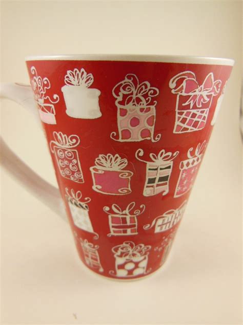 Beautiful Starbucks Christmas Mug Gifts & Bows Holiday 2004 - Starbucks