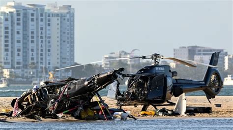 Helicopters collide in Australia tourist hotspot, killing 4 | CBC News