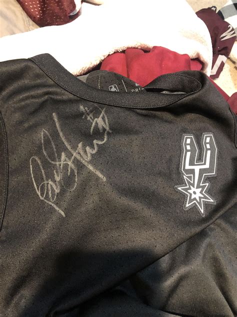 Is anyone familiar with this signature? : r/NBASpurs