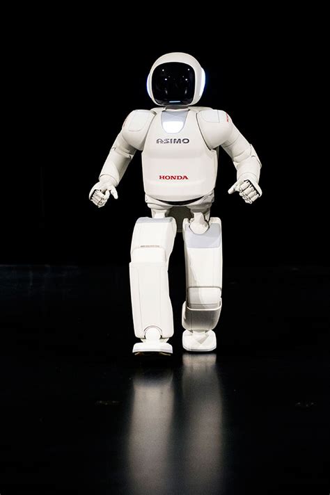 Latest Generation of Asimo Has Many Surprises For Humans